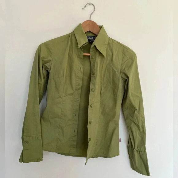 Twik green button down shirt  size XS - Picture 2 of 6